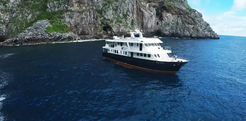 Barco de vida a bordo Galapagos Master