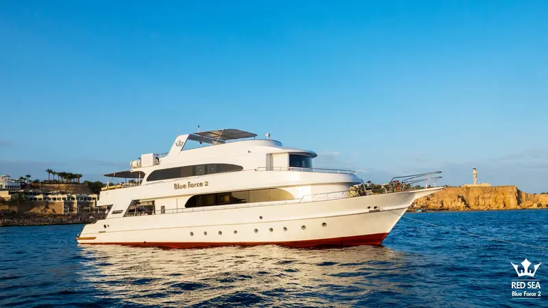 Barco de vida a bordo Blue Force 2
