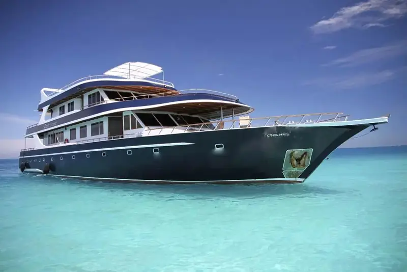 Barco de vida a bordo Ocean Divine