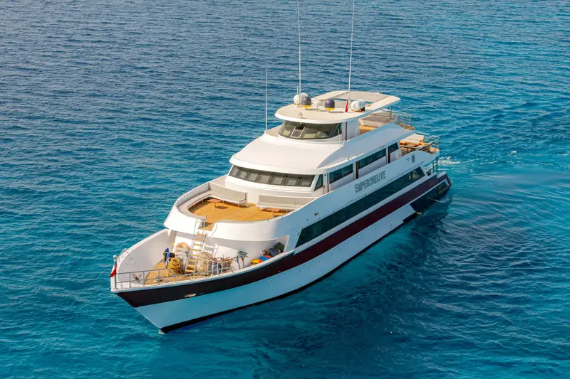 Sur y St. John's en el Emperor Elite