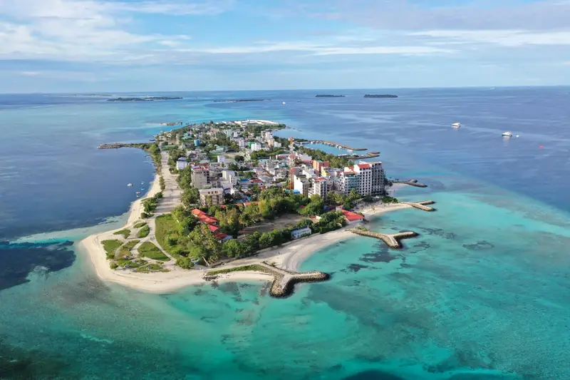 Maafushi: playa, tiburones y coral